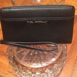 Dana Buchman Black Wristlet